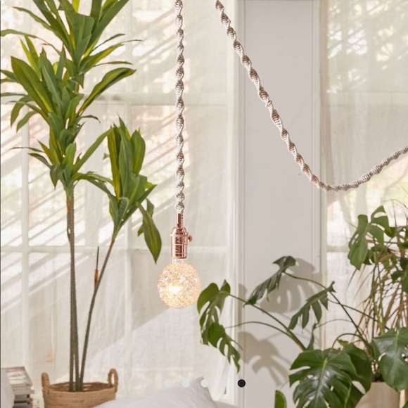 Geo Etched Glass Lightbulb w/ Standard Universal Base - Picture 2 of 10